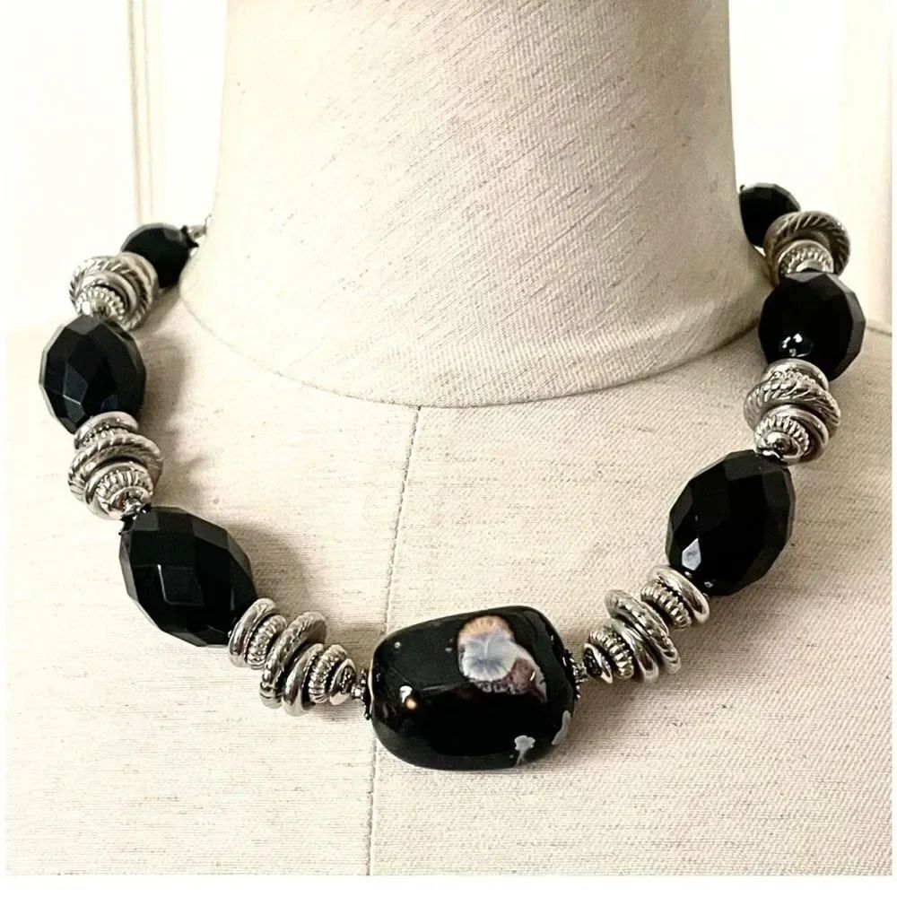 Black beaded silver tone necklace